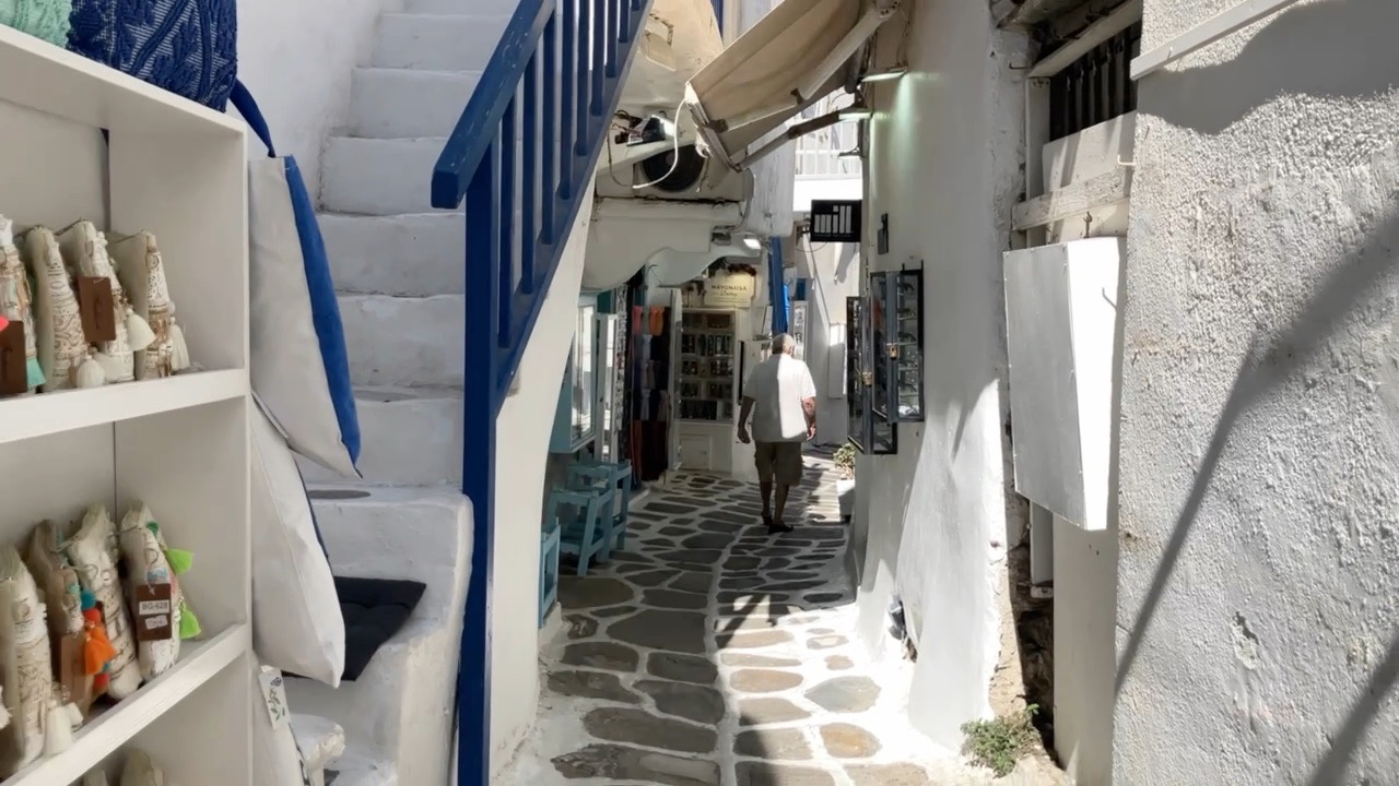 Białe uliczki Mykonos